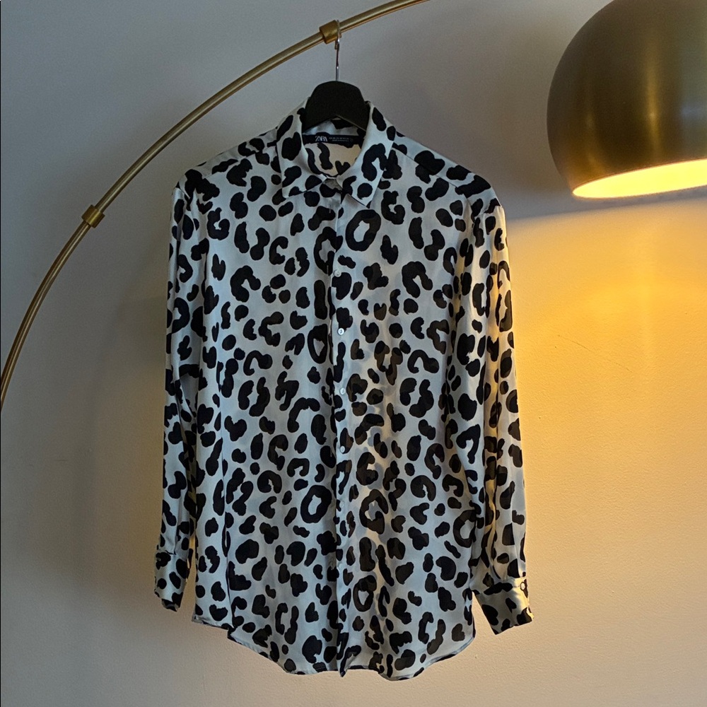 Zara White and Black Leopard Print Button-Down Shirt runs LARGE